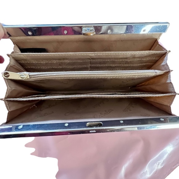 Cabela’s Wallet - Picture 4 of 7